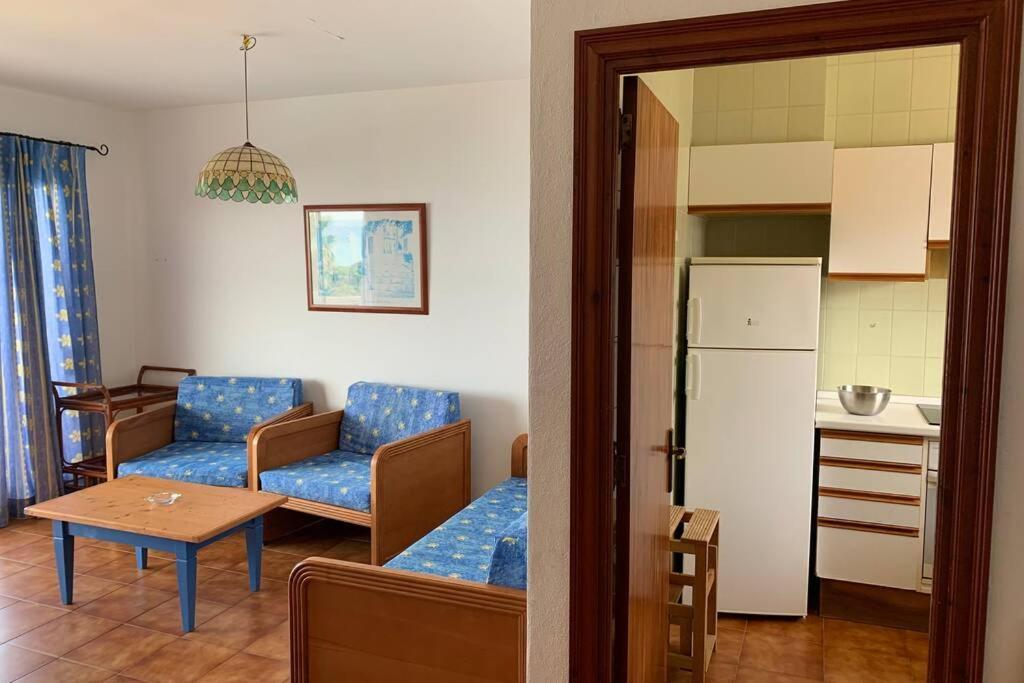 Apartamento En Playa Santo Tomas 1-5 Es Migjorn Gran Eksteriør billede